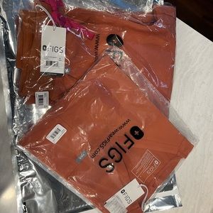 NWT Figs Terracotta set